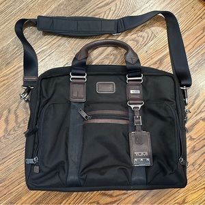 ++Tumi Alpha Bravo 15-16” Messenger Bag++